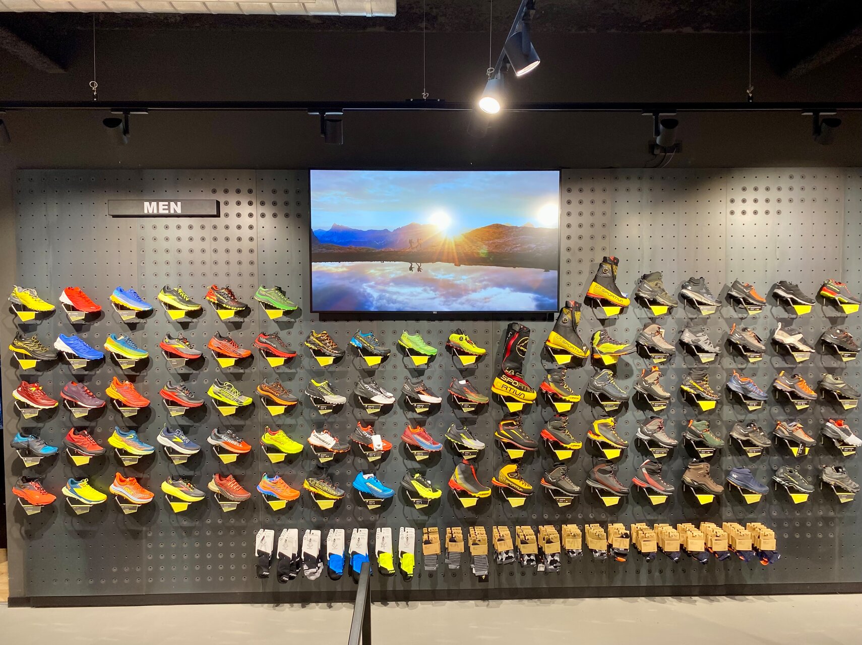 VERTIC BARCELONA Mountain Shop